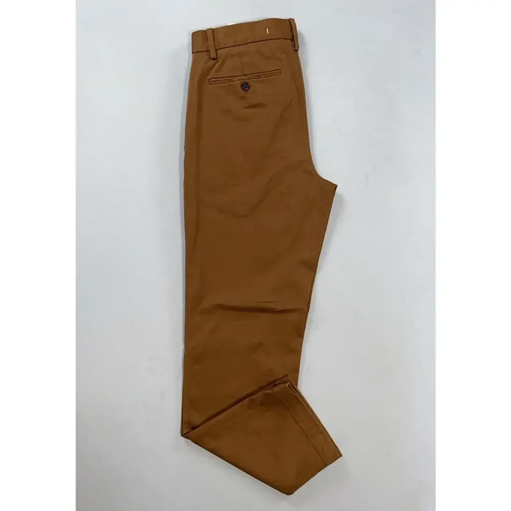 Banana Republic New Straight RMC Rapid Movement Chino in Potter's Clay. 29X29.